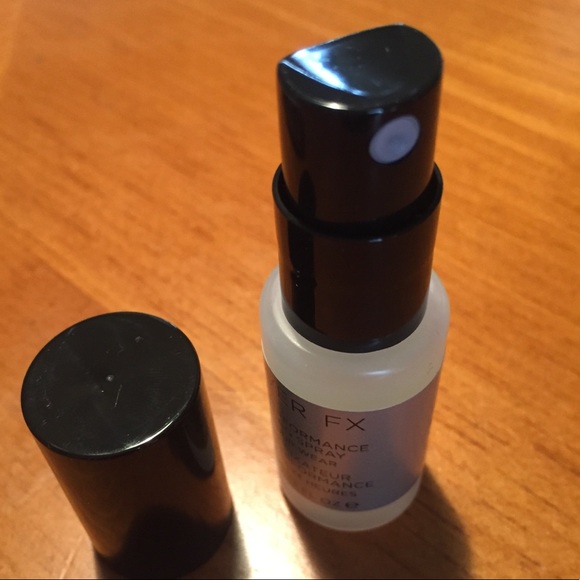 Cover FX High Performance Setting Spray - Picture 5 of 7